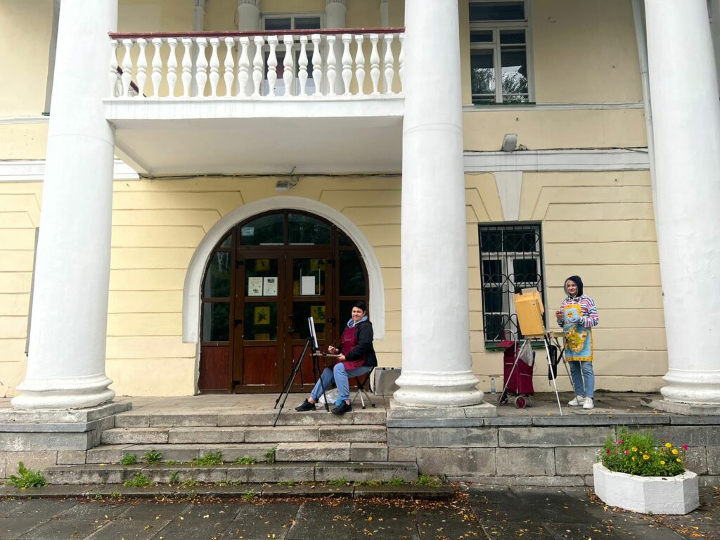 Пленэр художников у Храма Вознесения Господня